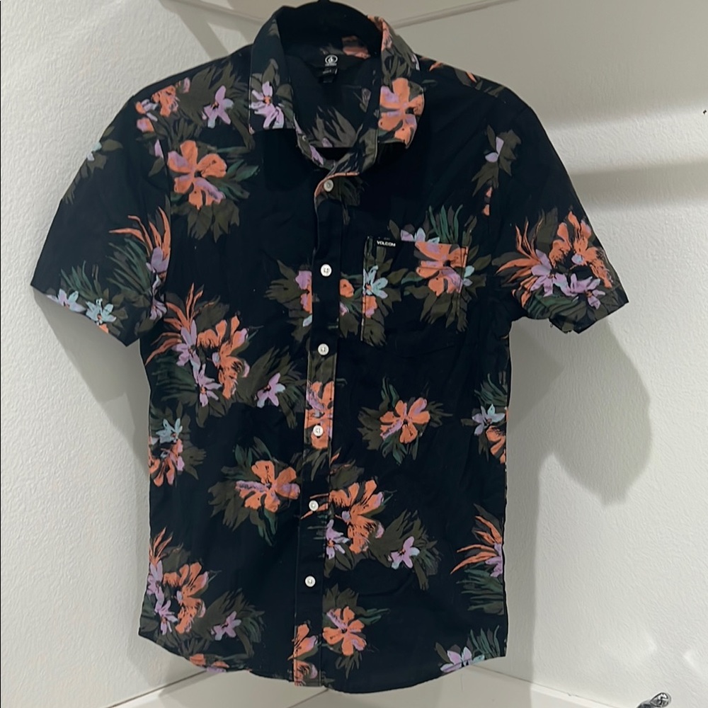 Volcom Surf Floral Black Shirt worn once